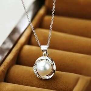 NEW 18k White Gold Pearl Pendant Necklace 8 MM Pearl Diamond Necklace